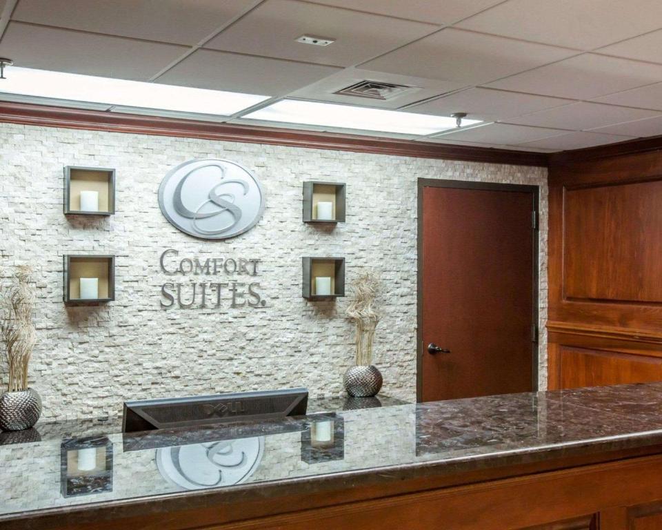 Comfort Suites Outlet Center Main image 2